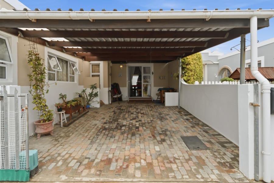 3 Bedroom Property for Sale in Whispering Pines Western Cape